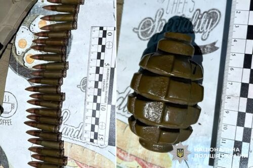 Виїхали на домашнє насильство, а виявили бойову гранату та інші боєприпаси: інцидент на Хмельниччині