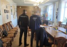 Мільйонна схема в школі: на Хмельниччині викрито селищного голову та спільників