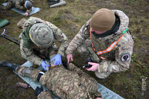Коли час йде на секунди: Хмельницькі гвардійці опановують тактичну медицину