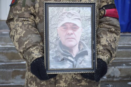 У Шепетівці прощалися зі старшим сержантом Вадимом Беляком