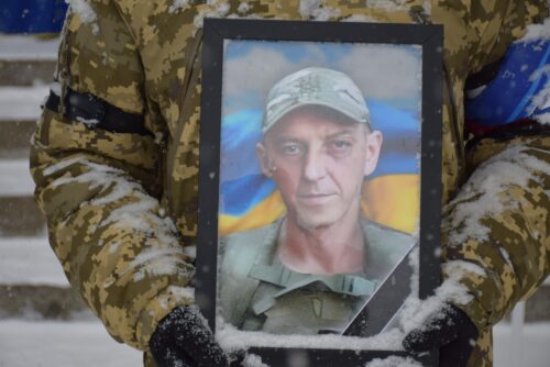 Навіки вдома: через півтора року після загибелі Воїн знайшов спочинок у рідній Шепетівці