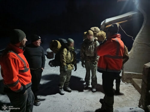 Це була б казка в Карпатах, та мама з Тернополя підняла служби: романтику «перервали» гірські рятувальники