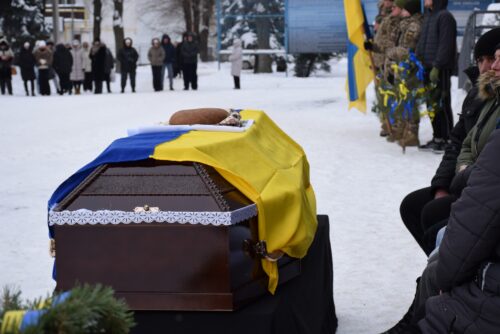 Рік болісної невідомості змінився глибокою скорботою: «на щиті» повернувся Захисник із Шепетівки