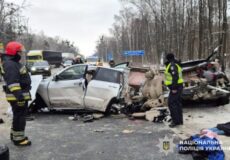 Автотроща на Хмельниччині: двоє загиблих, серед них малолітня дитина