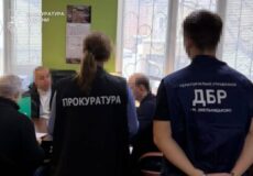 15 тисяч євро за втечу: Чернівецького митника викрили на Хмельниччині