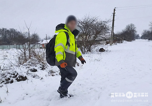 Замах серед білого дня: чоловік поранив військового ТЦК під час перевірки