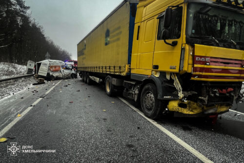 Смертельна ДТП на Хмельниччині: водій мікроавтобуса загинув