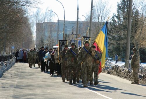 Став у стрій Небесної чоти: на Шепетівщині попрощалися із Захисником