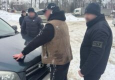10 тисяч доларів за групу інвалідності: затримали двох організаторів схеми виїзду за кордон