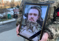 Без високих відзнак, але з найвищим званням — Герой: на Шепетівщині прощалися із Захисником