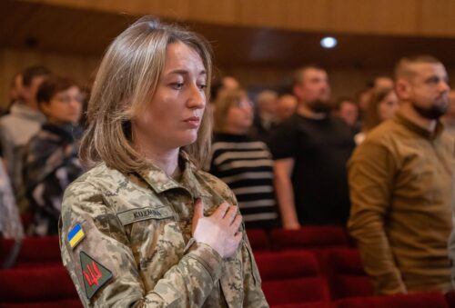 Він загинув у перший день війни, а вона продовжила боротьбу: історія подружжя із Шепетівщини у фільмі «Одне небо на двох»