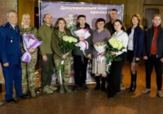 Він загинув у перший день війни, а вона продовжила боротьбу: історія подружжя із Шепетівщини у фільмі «Одне небо на двох»