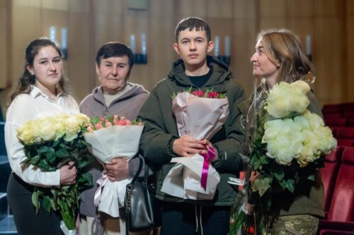 Він загинув у перший день війни, а вона продовжила боротьбу: історія подружжя із Шепетівщини у фільмі «Одне небо на двох»