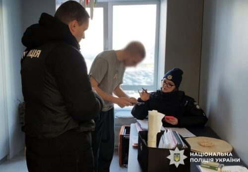 Мільйонери «на папері»: директор закладу освіти влаштував 13 людей, які ні дня не працювали