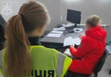 Били, поки була прив’язана ременями: медсестер підозрюють у знущанні з 17-річної пацієнтки