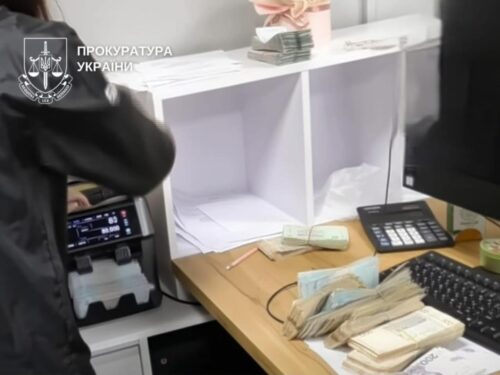 «Дробили бізнес» і не платили податки: магазини на Хмельниччині втягнули у схему на мільйони