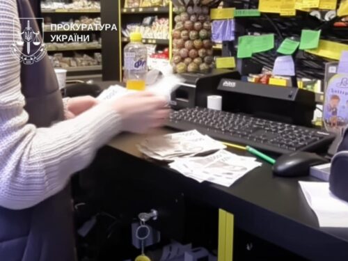«Дробили бізнес» і не платили податки: магазини на Хмельниччині втягнули у схему на мільйони