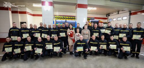 Рятувальнику з Шепетівщини вручили нагороду та сертифікат на житло
