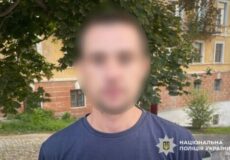 На Хмельниччині чоловік обікрав будинок знайомої, коли та поїхала на схід через загибель чоловіка-військового