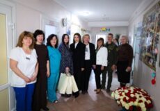 Багатодітна мама з Хмельниччини народила трійню
