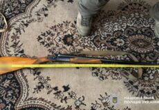 Шокуюча жорстокість на Хмельниччині: чоловік застрелив безпритульного собаку