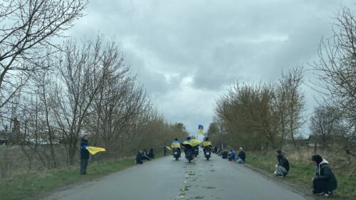 Траурний кортеж зустрічали так, як зустрічають справжніх титанів: на Шепетівщині попрощалися із Захисником