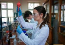 Учениця ліцею №2 із Шепетівки увійшла в топ найкращих на олімпіаді з хімії