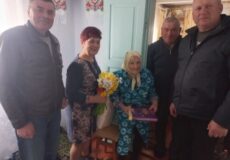 90 років життя, праці й материнської любові: на Шепетівщині мати-героїня святкує ювілей