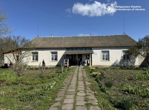 У домі милосердя на Хмельниччині виявили кричущі порушення прав людей похилого віку та осіб з інвалідністю