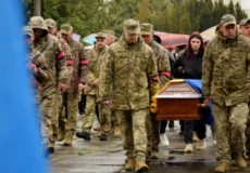 Шепетівка у жалобі: «на щиті» повернувся командир танка Олександр Ткачук