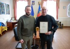 Волонтер із Хмельниччини отримав відзнаку Президента України «Золоте серце»