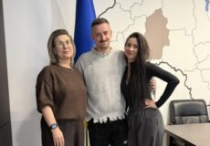 Відомі артисти завітали до податкової служби Хмельниччини