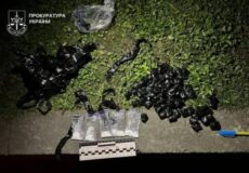 «Закладка» за координатами: у Хмельницькому чоловік прийшов на дитячий майданчик