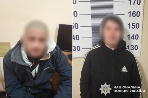 Били руками й ногами: у Шепетівці затримали чоловіка та жінку за жорстокий напад на 50-річного