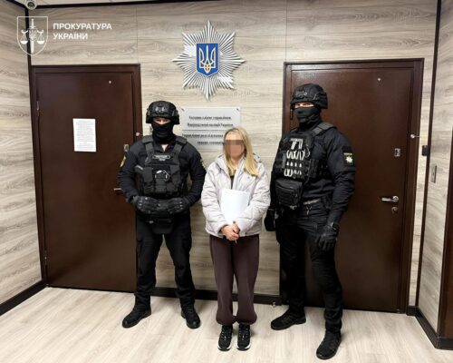 Мати створювала дитячу порнографію зі своєю сплячою маленькою донькою