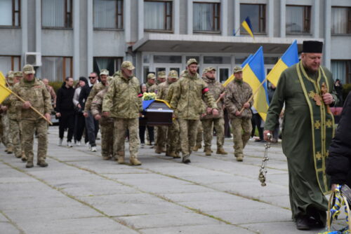 Через два роки після останнього бою: у Шепетівці прощалися із Олександром Кузнєцовим