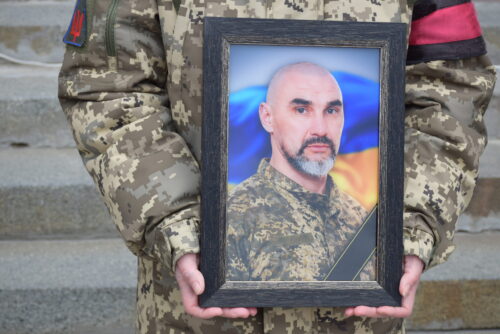Через два роки після останнього бою: у Шепетівці прощалися із Олександром Кузнєцовим