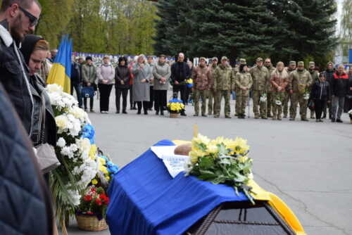 Через два роки після останнього бою: у Шепетівці прощалися із Олександром Кузнєцовим