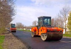 Погода не стала на заваді: де на Шепетівщині ремонтували дорогу