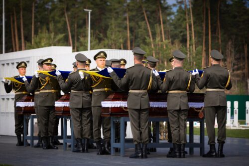 Хмельниччина долучилась до поховання невстановлених Захисників України