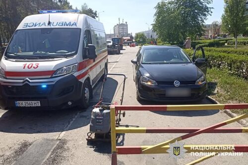 У Нетішині водій наїхав на жінку, яка ремонтувала дорогу