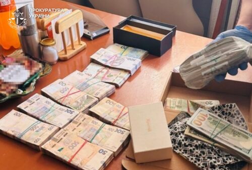 Не задекларував майно вартістю 13,7 млн грн: на Хмельниччині посадовцю міграційної служби повідомлено про підозру