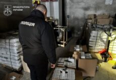 Незаконний продаж алкоголю і цигарок: у Хмельницькому в суді відповідатимуть шестеро спільників