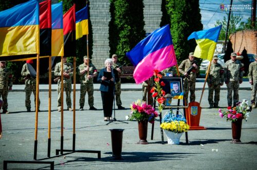 Півтора року чекання і болю: Білогірська громада попрощалася з Героєм