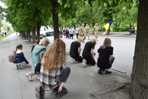 Мріяв про родину й мирне життя: Шепетівка попрощалася з 24-річним воїном Віталієм Мосійчуком
