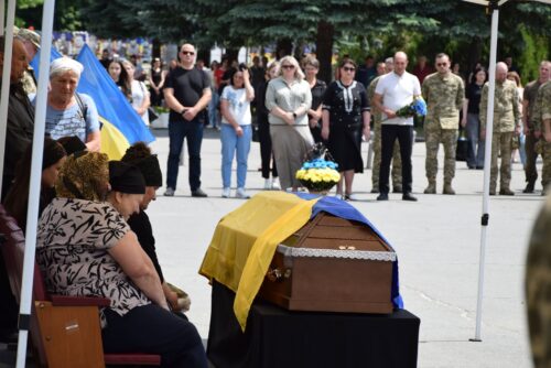 Півтора року невідомості: до Шепетівської громади «на щиті» повернувся солдат Андрій Яворський