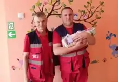 До пологового залишалося кілька хвилин: у Шепетівці жінка народила сина просто в кареті «швидкої»