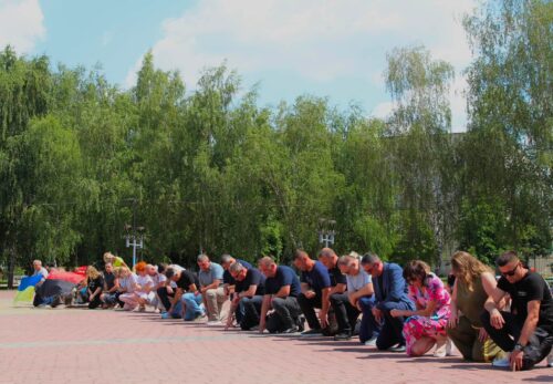 Мав іти у відпустку, але залишився з побратимами: Нетішин попрощався з Героєм