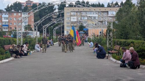 Вважався зниклим безвісти: Славутська громада провела в останню дорогу Захисника