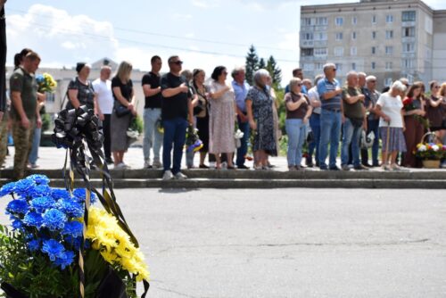 Родина побачила телефон Захисника в мережі, але ним користувався окупант: у Шепетівці попрощалися із Андрієм Зайцем